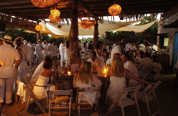 Wedding at Beso Beach Restaurant in Playa de ses Illetes